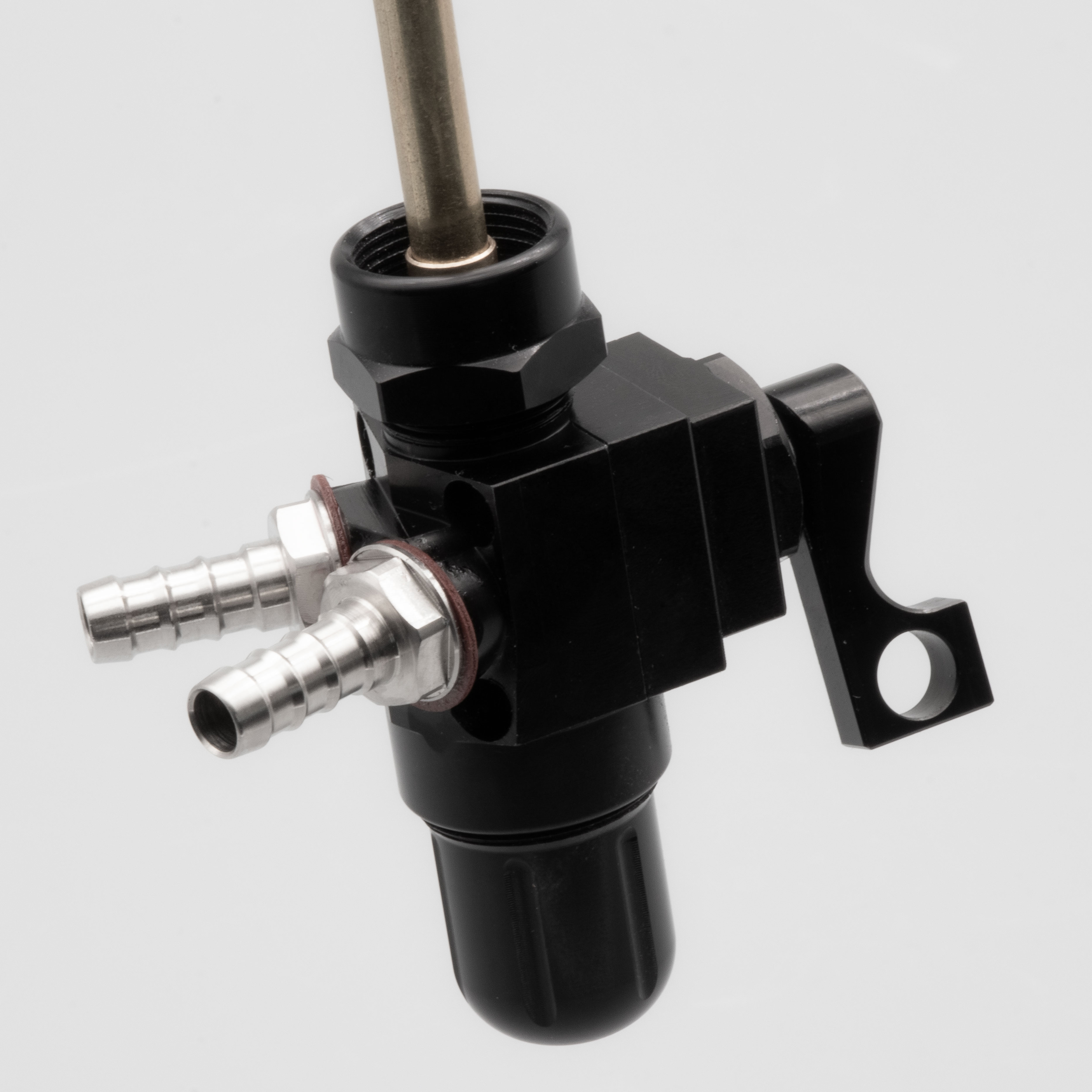 CNC Benzinhahn 400+ Durchfluss mit 2 Anschlüssen - Farbe: schwarz