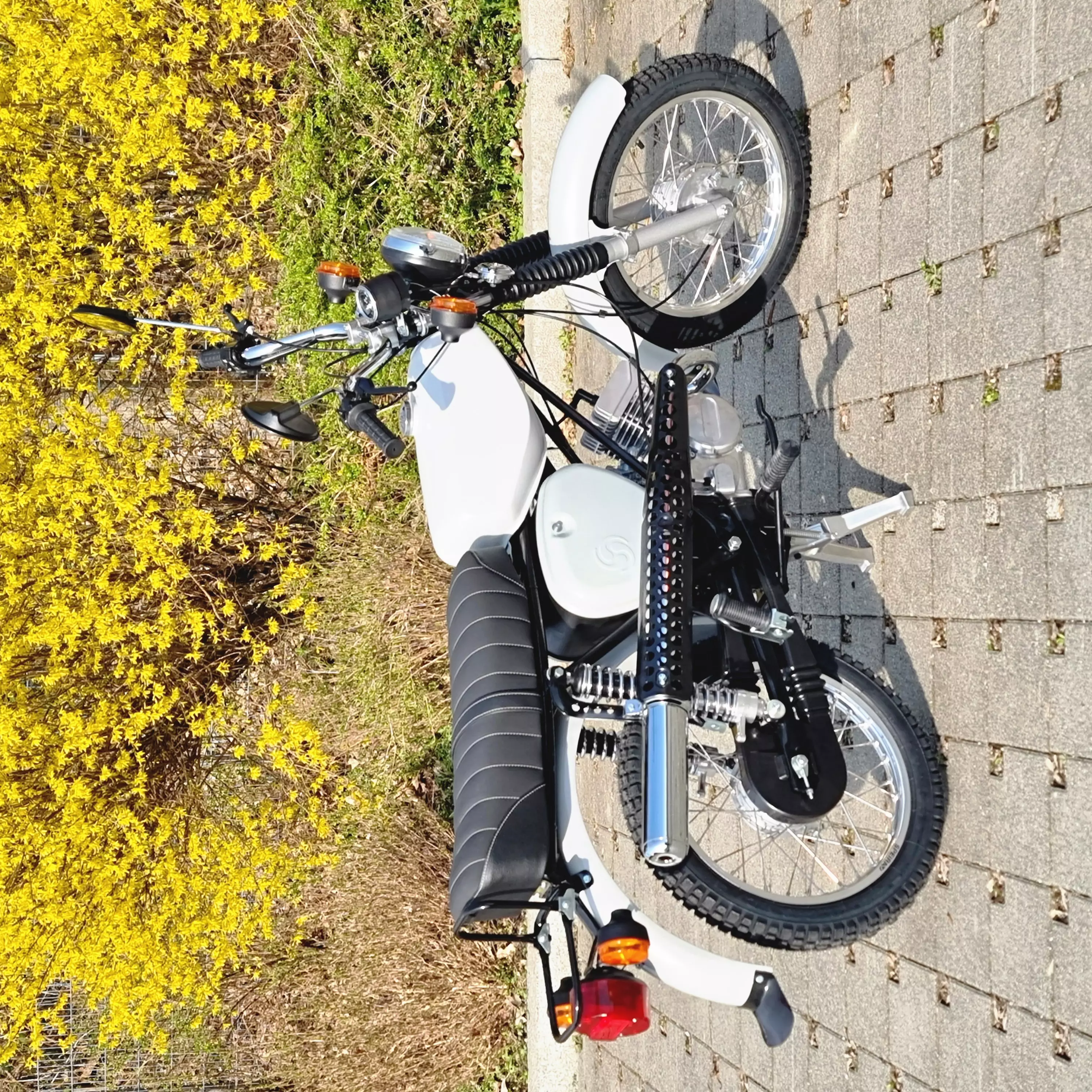 Moped Austauschfahrzeug im Stil einer Simson S51 Enduro Moped Austauschfahrzeug im Stil einer Simson S51 Enduro