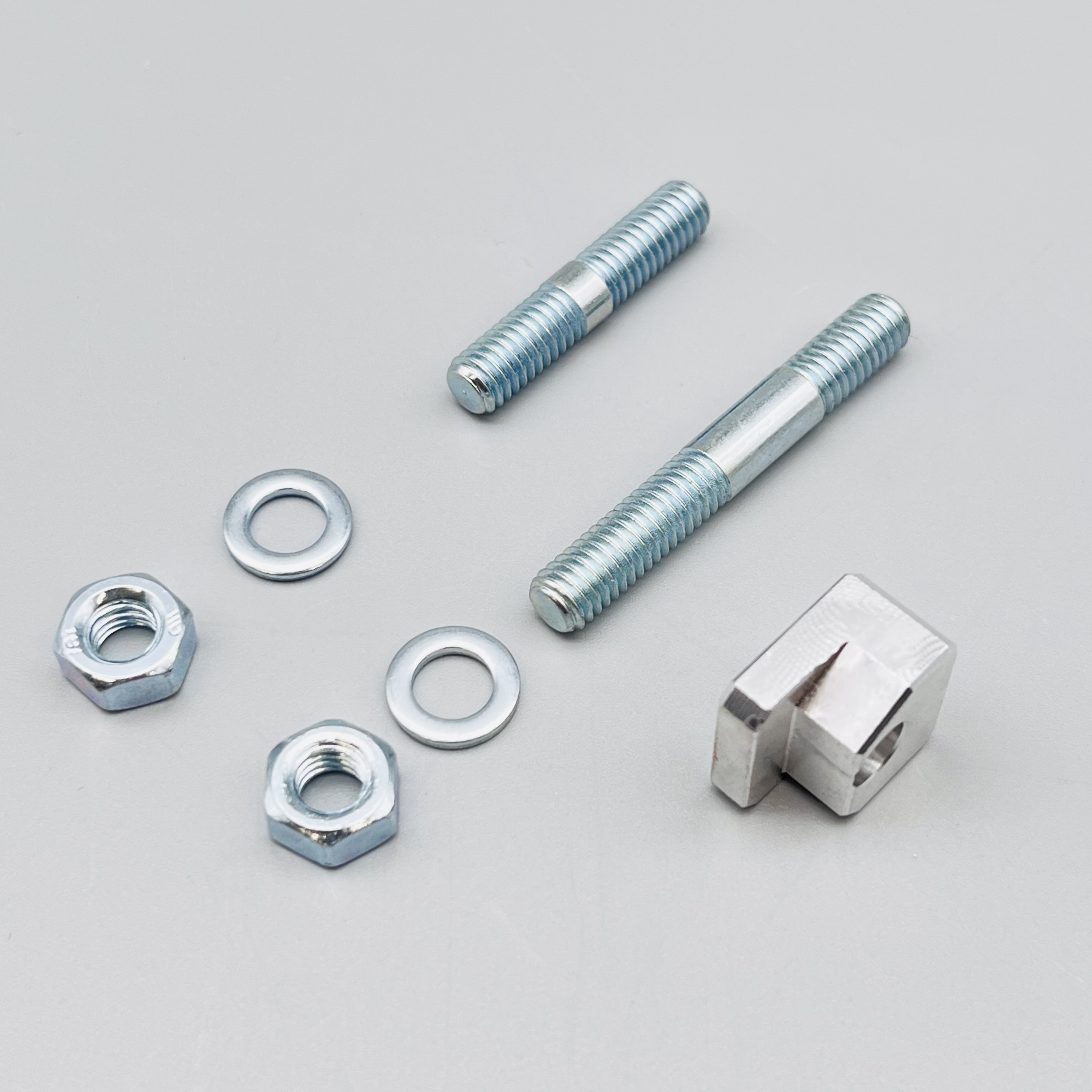 SET CNC-Adapter mit Stehbolzen f. Mikuni Vergaser VM20