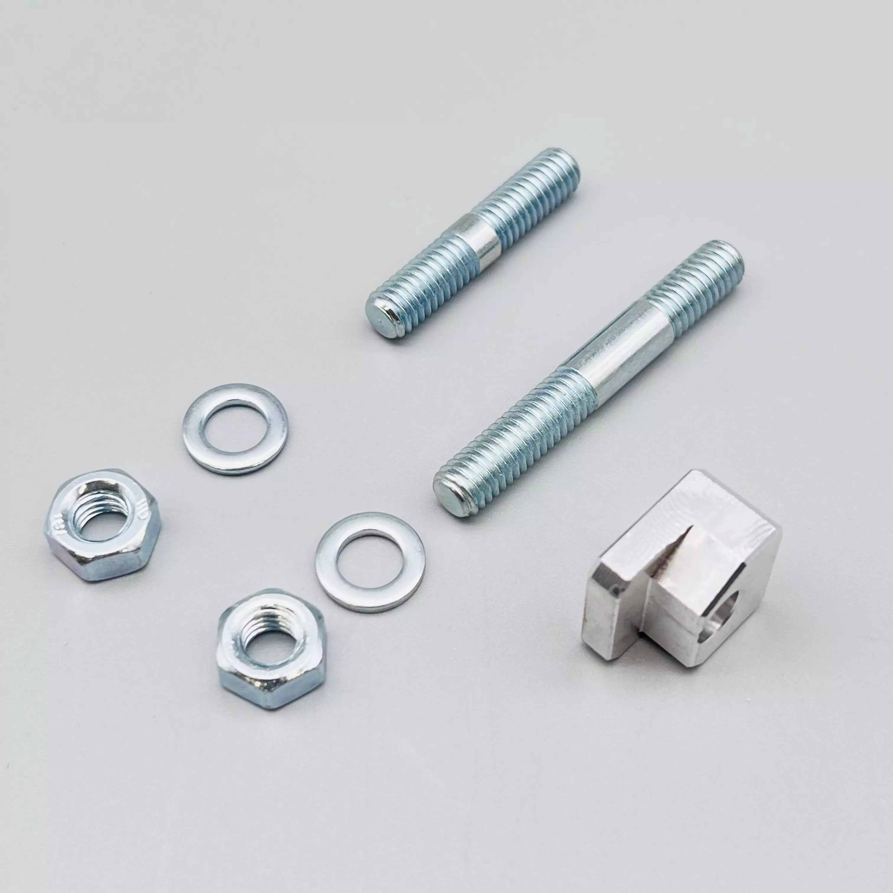 SET CNC-Adapter mit Stehbolzen f. Mikuni Vergaser VM20