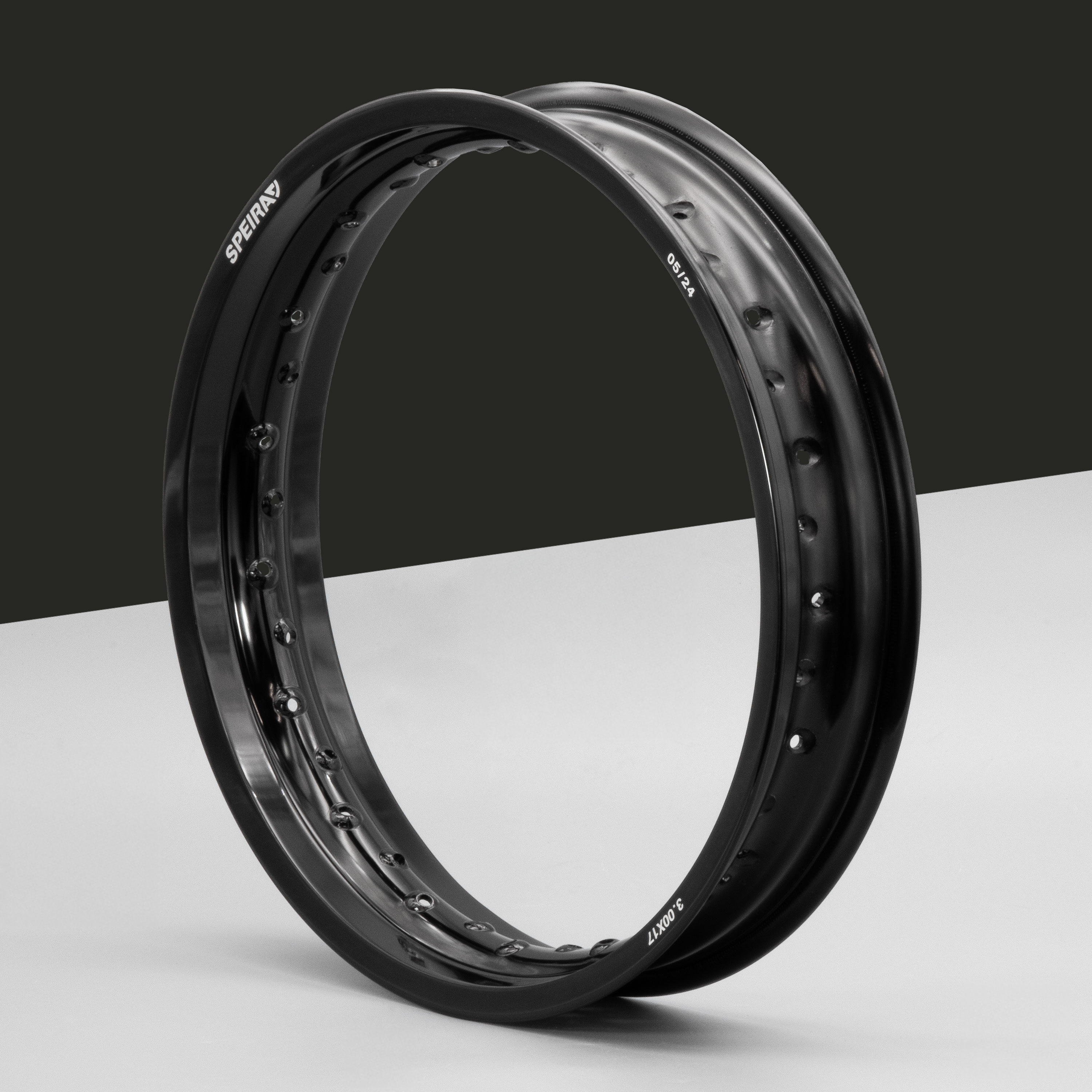Felge Felgenring 3,0x17 Aluminium eloxiert poliert f. Simson MZ ETZ Felge Felgenring 3,0x17 Aluminium eloxiert poliert f. Simson MZ ETZ