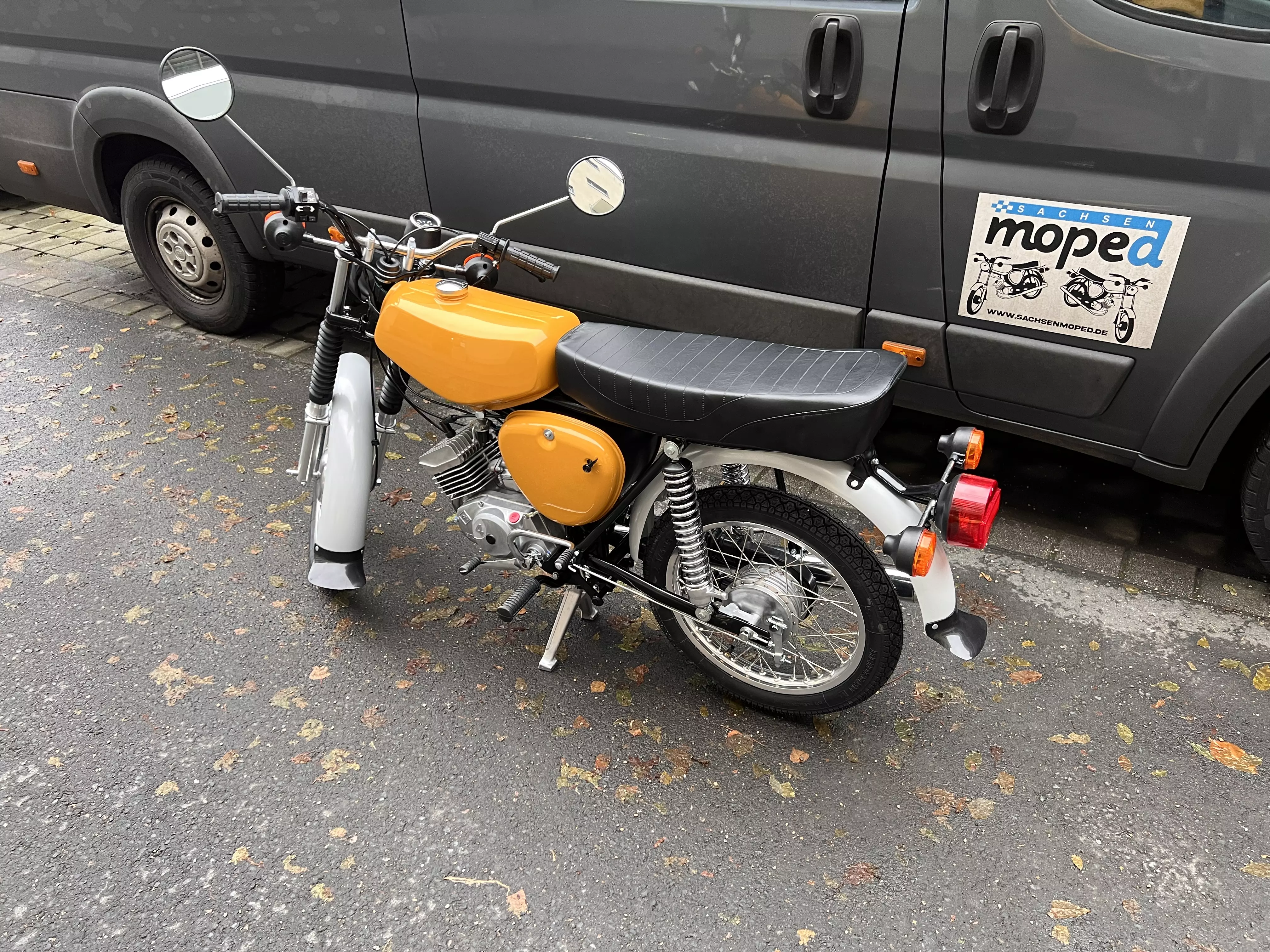 Moped Austauschfahrzeug im Stil einer Simson S51
