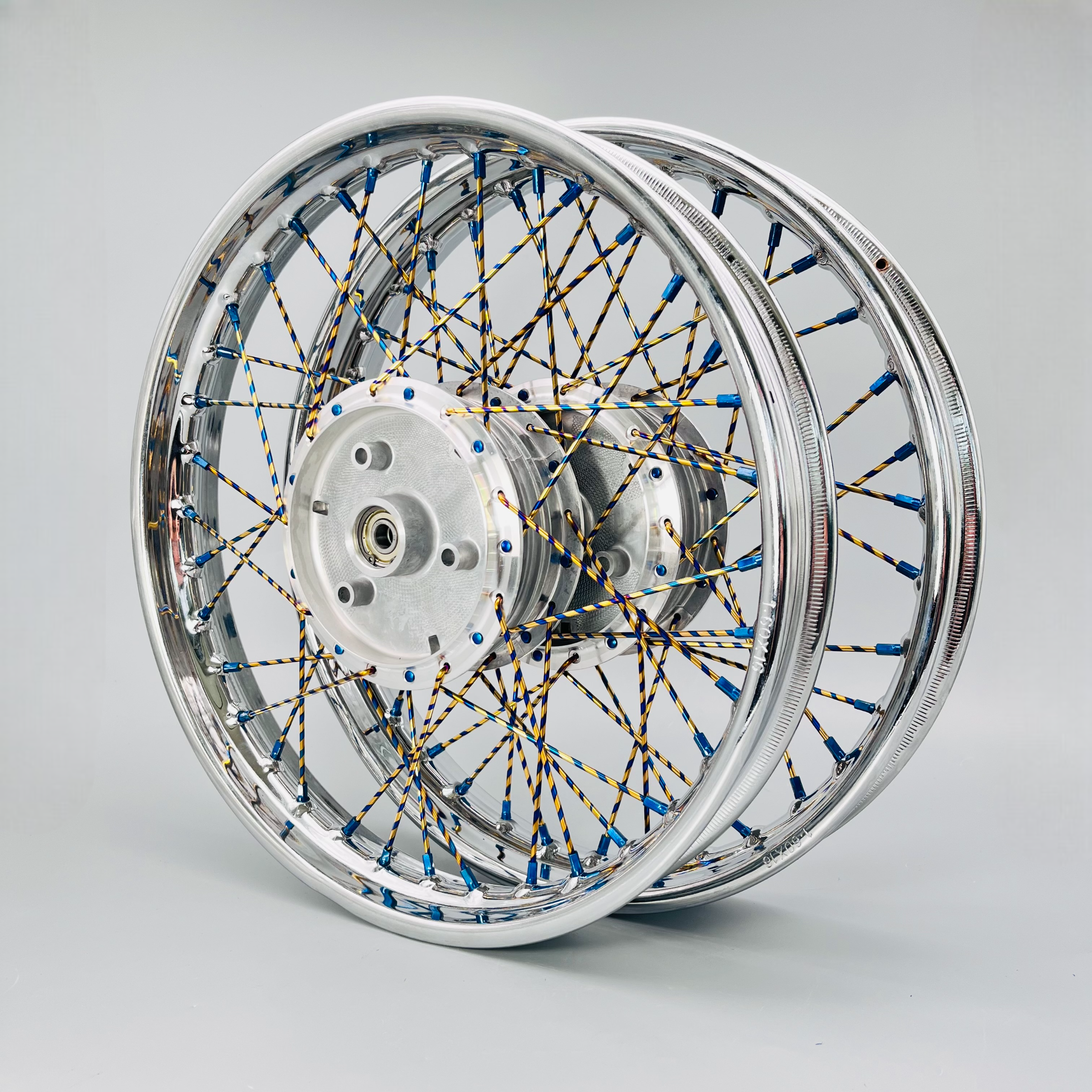 SET 2xSpeichenrad 1,6x16 Zoll Felge Stahl verchromt / Speichen Edelstahl blau-gold CandyCane Titan / Nippel Messing blau