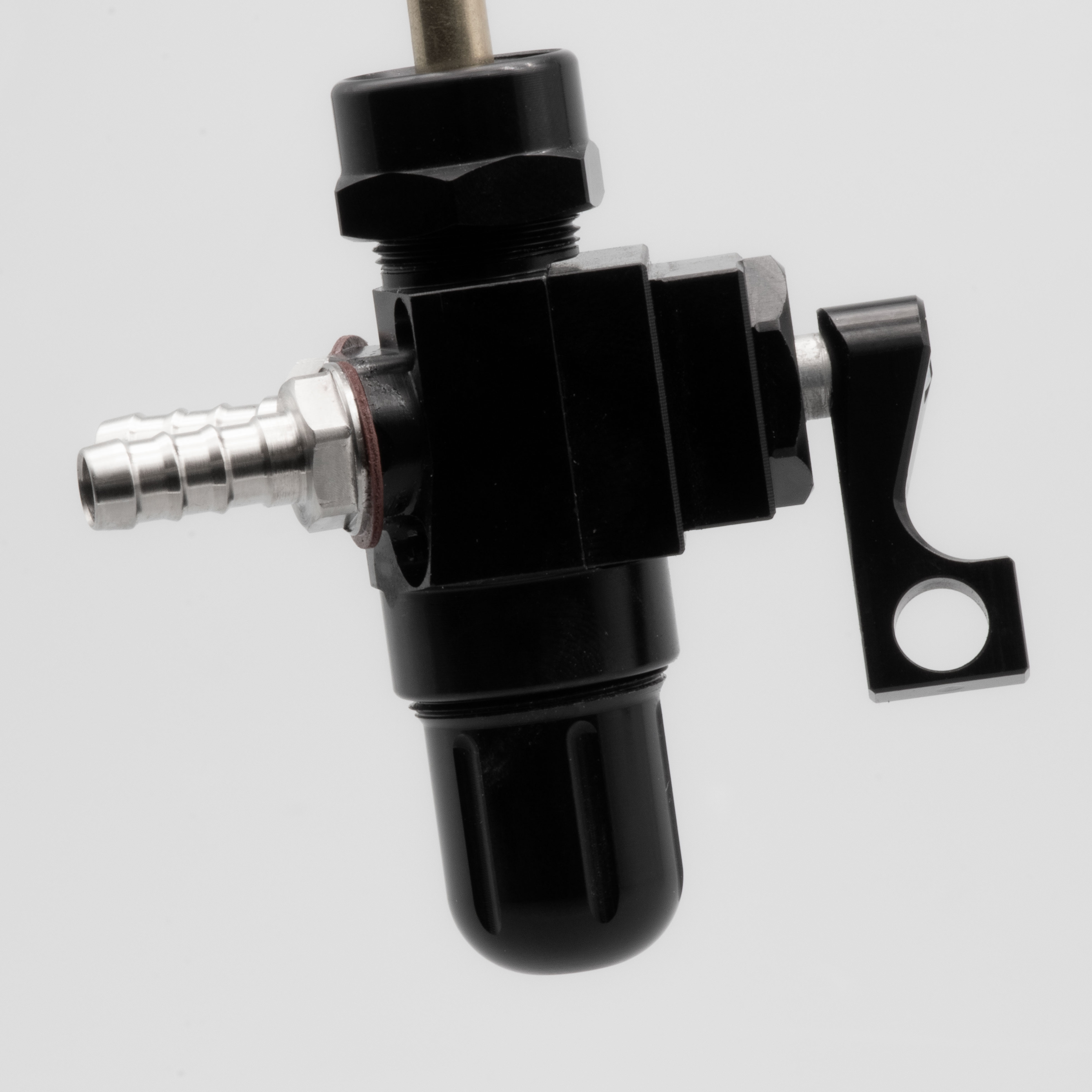 CNC Benzinhahn 400+ Durchfluss mit 2 Anschlüssen - Farbe: schwarz