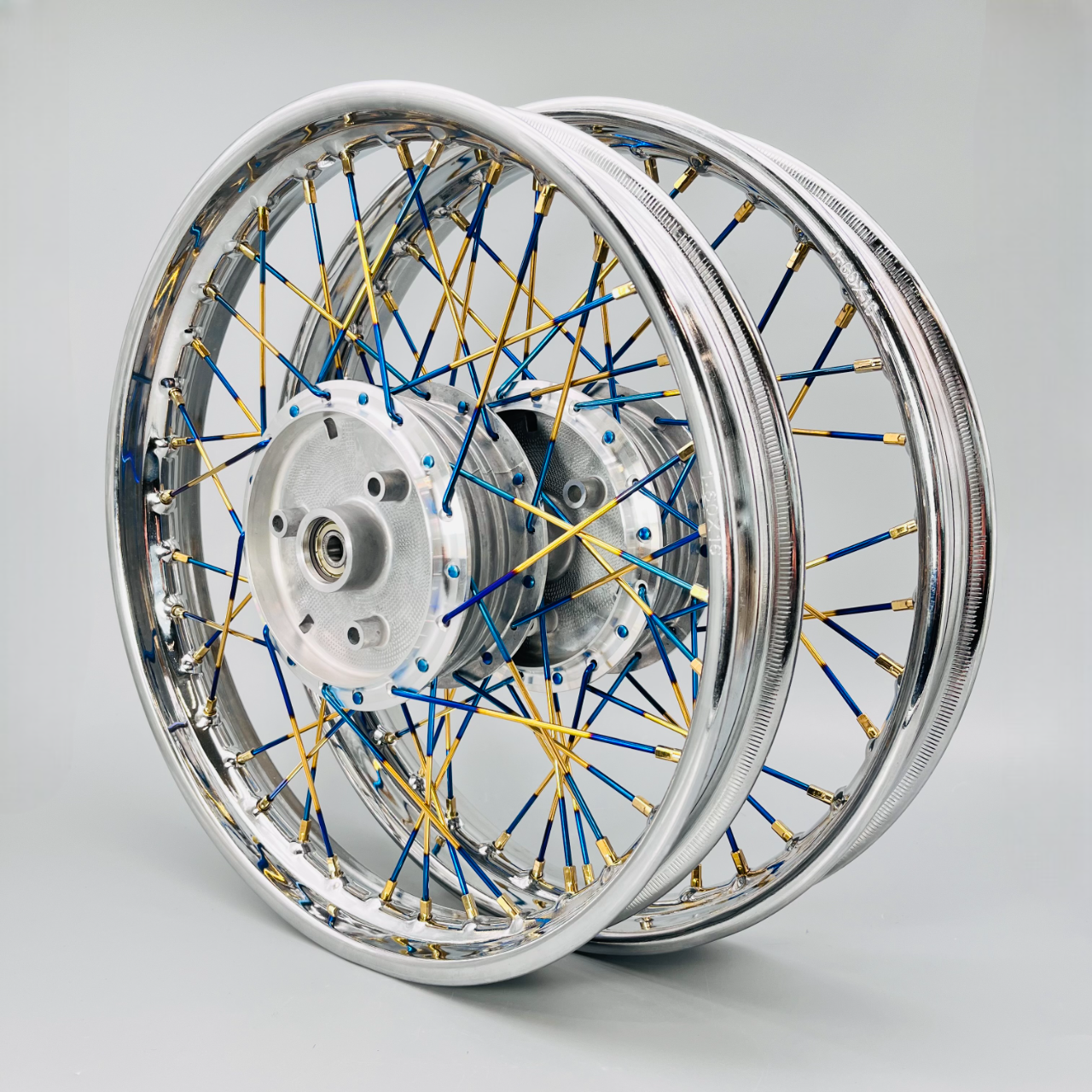 SET 2xSpeichenrad 1,6x16 Zoll Felge Stahl verchromt / Speichen Edelstahl blau-gold Titan / Nippel Messing gold Titan