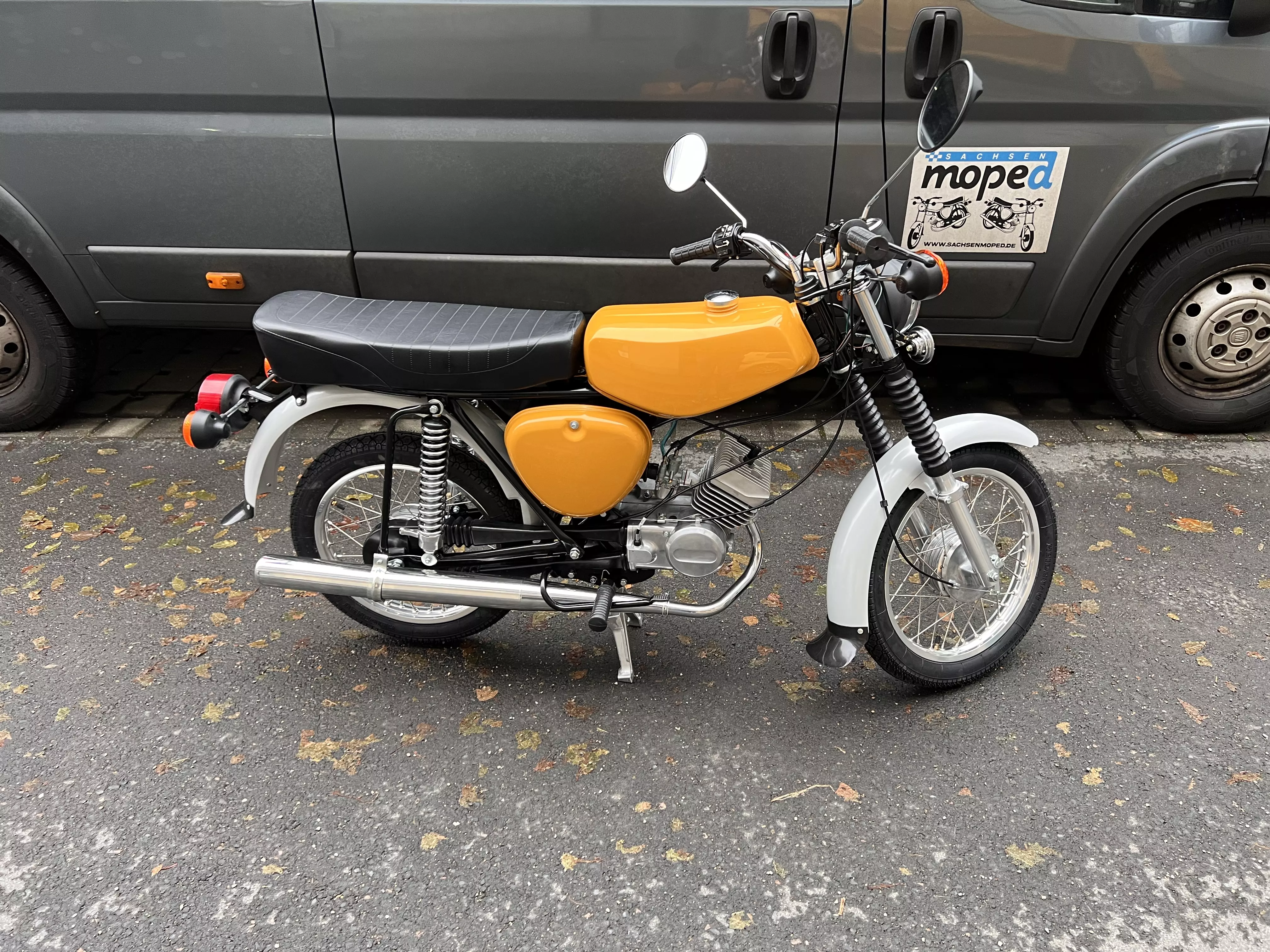 Moped Austauschfahrzeug im Stil einer Simson S51