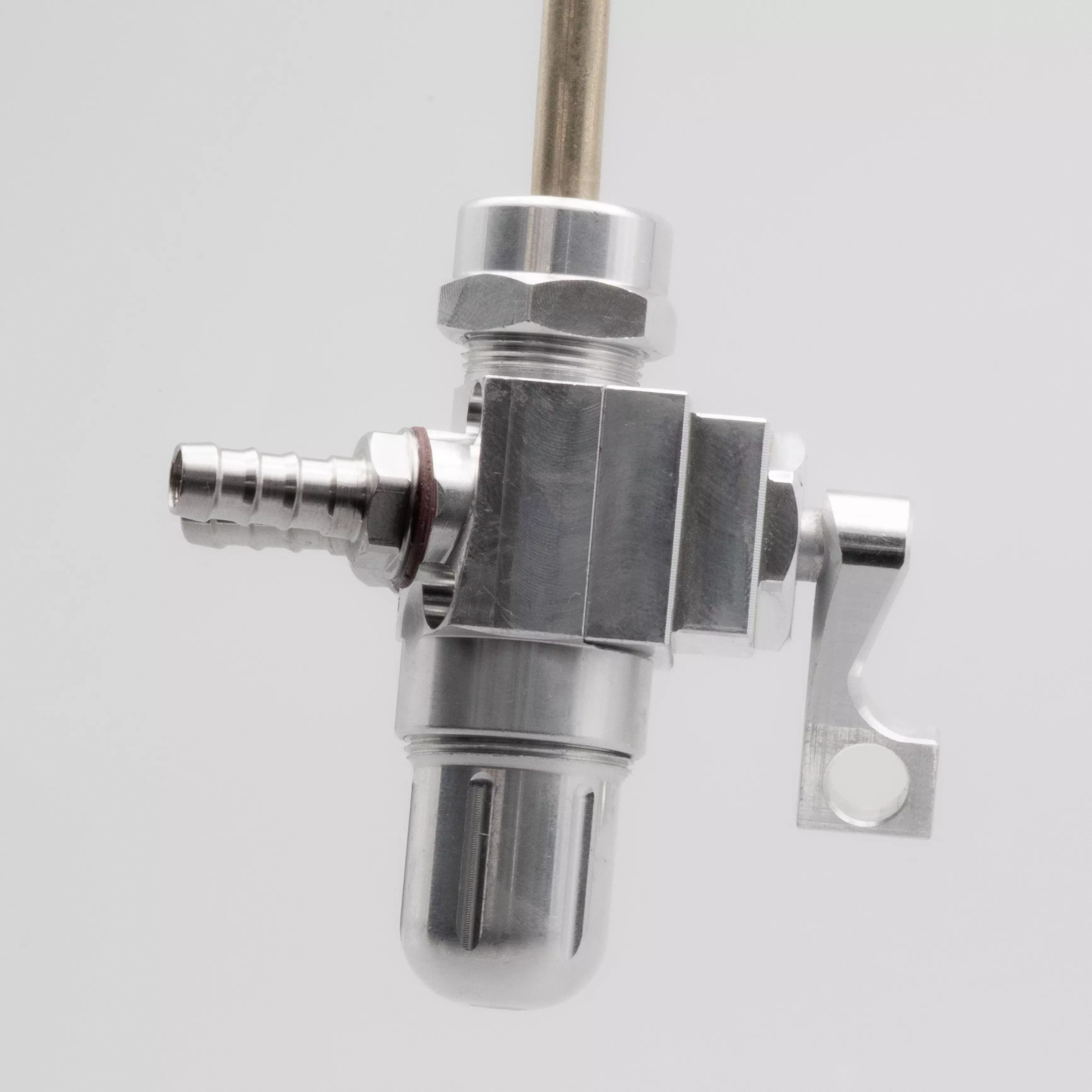 CNC Benzinhahn 400+ Durchfluss mit 2 Anschlüssen - Farbe: natur